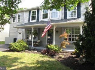 526 Waltham Ln, Perkasie, PA 18944