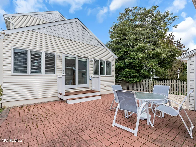 124 Neptune Pl — Photo 29