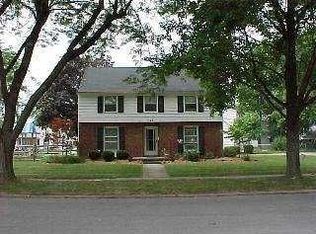 702 Grasser St, Oregon, OH 43616