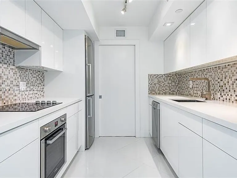 6917 Collins Avenue Cu #720 — Photo 16