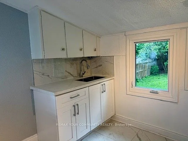 220 Ruggles Ave — Photo 13
