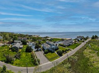 293 S Snedecor Ave, Bayport, NY