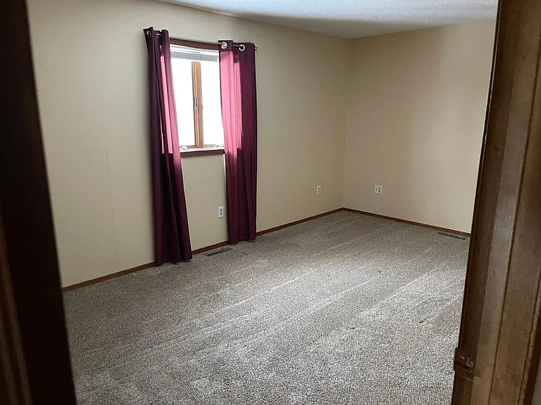 144 Acorn Dr — Photo 40