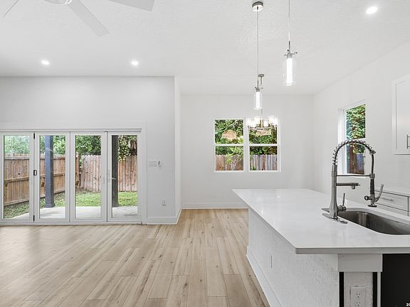 5th image of 1611 S Gevers St #104