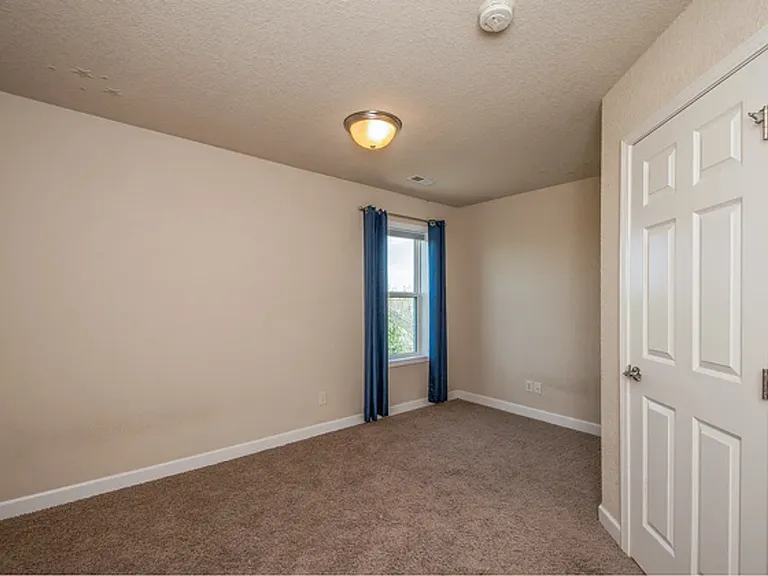 2104 NE Oak Dr — Photo 12