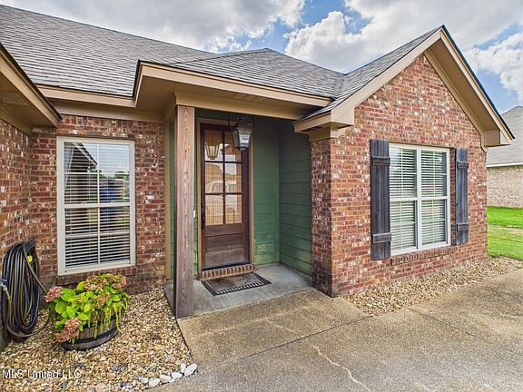 5th image of 107 Millhouse Dr