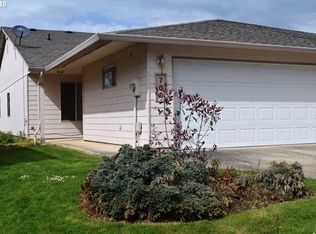 700 Benjamin Ave, Cottage Grove, OR 97424