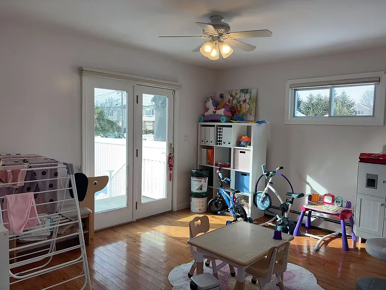 3700 Alcona St — Photo 17