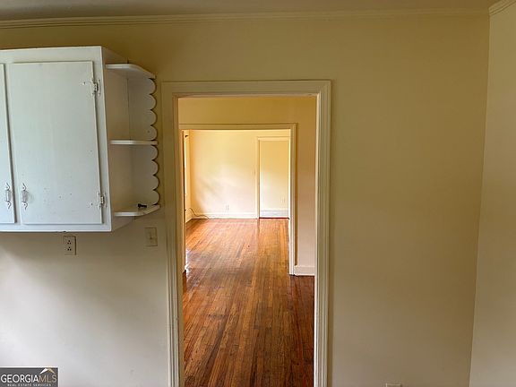 4th image of 513 Lynmore Cir