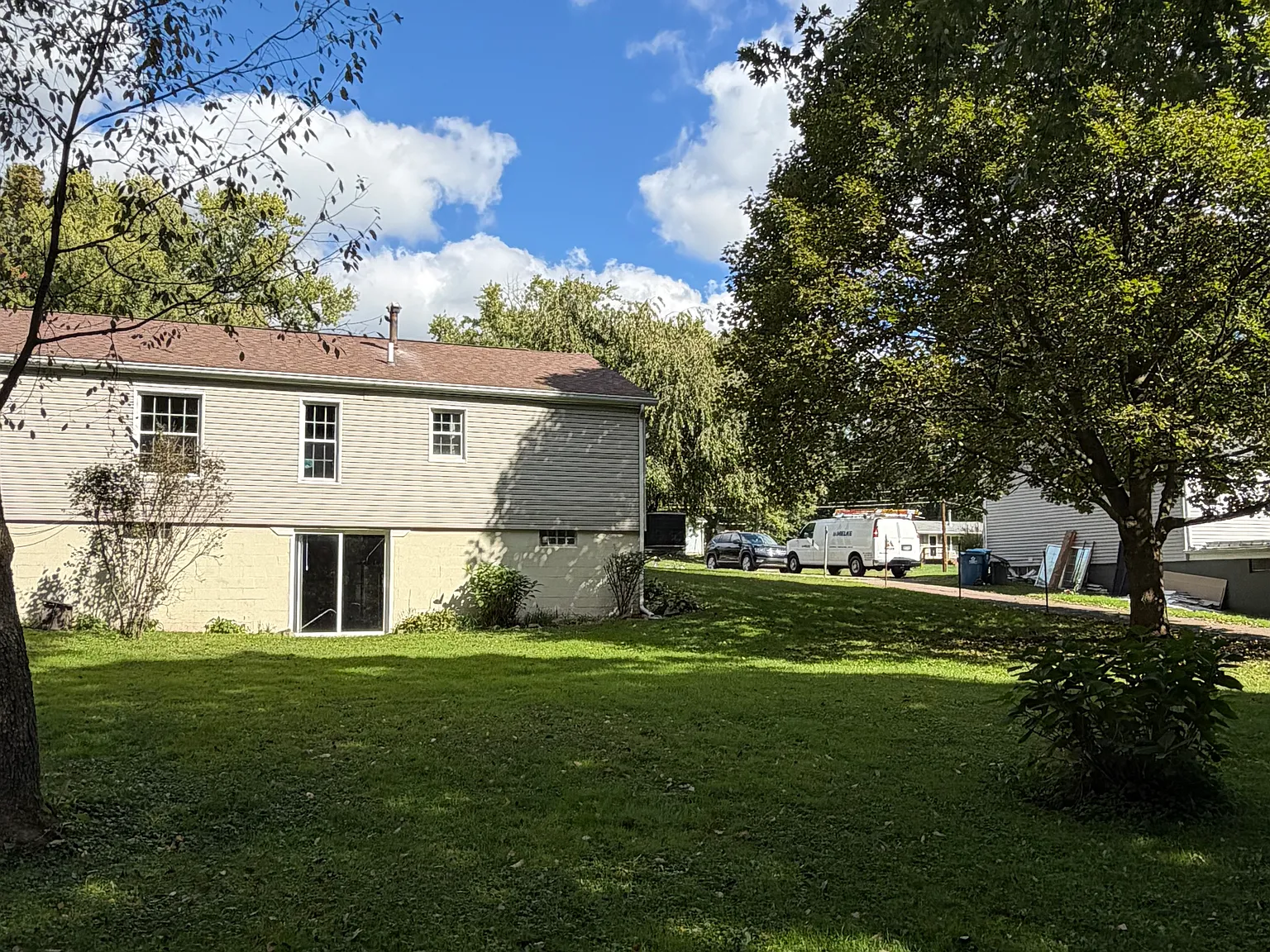 3 bed, $1,895 — Photo 3