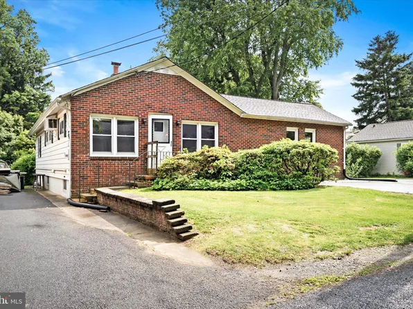 233 Tettemer Ave, Trenton, NJ 08610