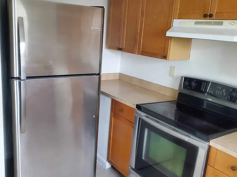 729 Greenleaf Ln #729 — Photo 13