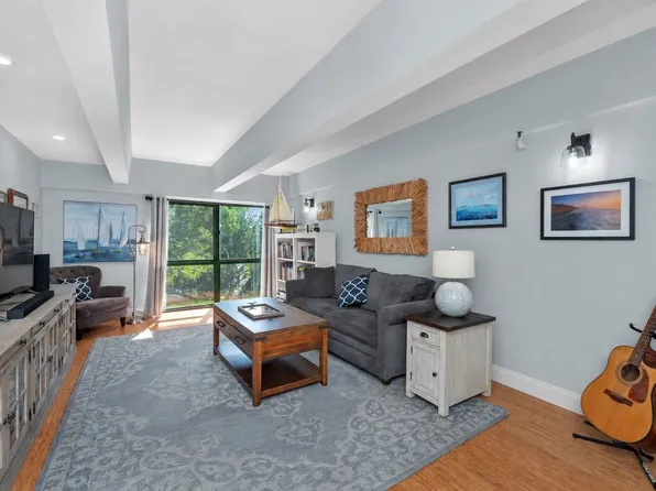 42 8th St APT 3410, Charlestown, MA 02129