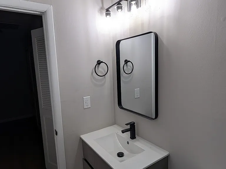 8 Magnolia Ct #8 — Photo 6