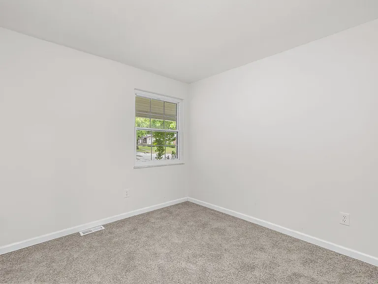 1392 Langholm Dr — Photo 15