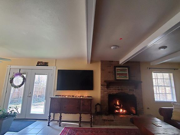 4th image of 1500 Robinhood Ln
