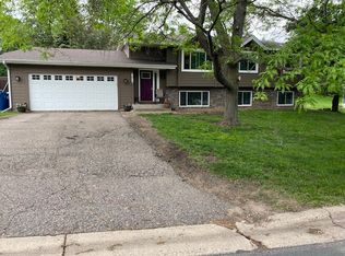 1016 Lavon Ln, Burnsville, MN 55306