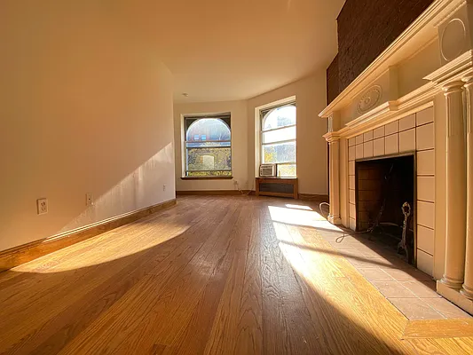 Rented by Oxford Property Group | media 9