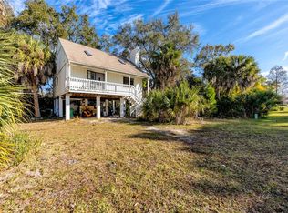 174 Avery Ave, Crystal Beach, FL 34681