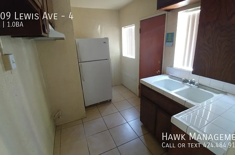 1709 Lewis Ave #4 — Photo 6