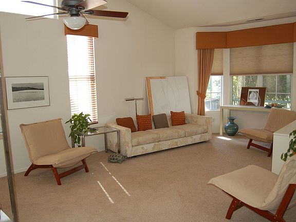 4th image of 979 Snow Lily Ave