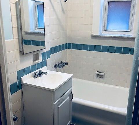 5th image of 3164 30th St #25