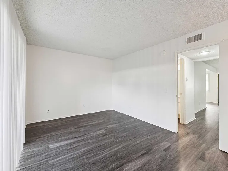 Belinda Apartment Homes — Photo 25