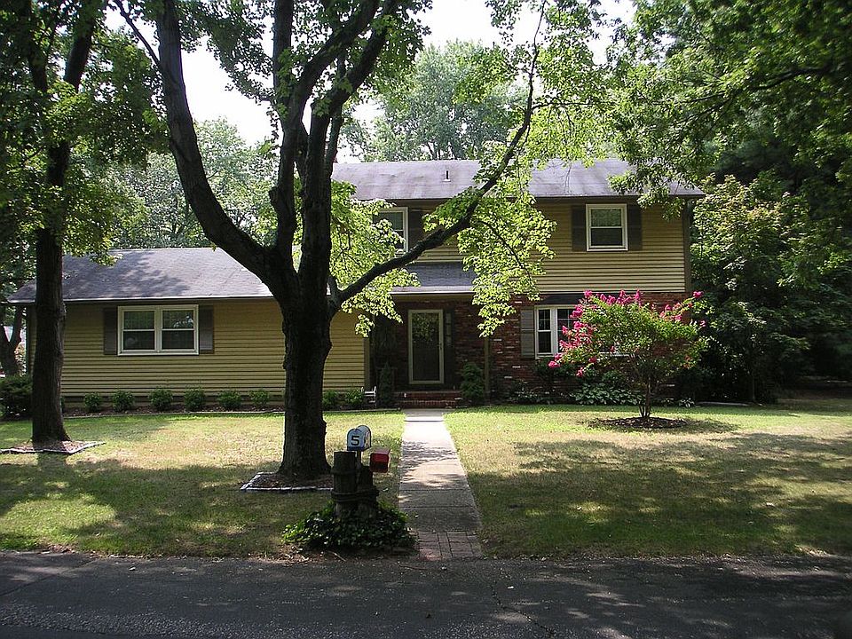 1st image of 5 Linda Ln