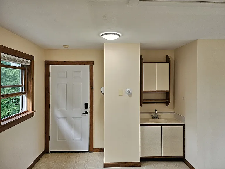347 Ridge Rd #7 — Photo 7