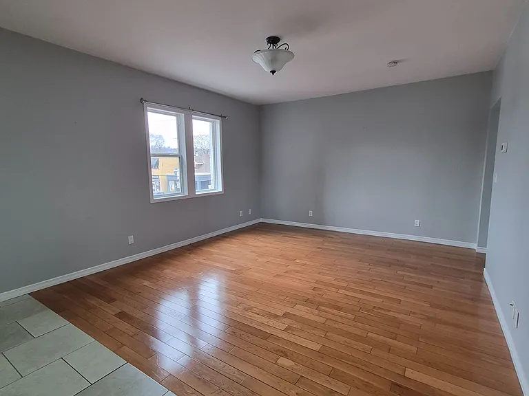 148 Ottawa St N #2 — Photo 15