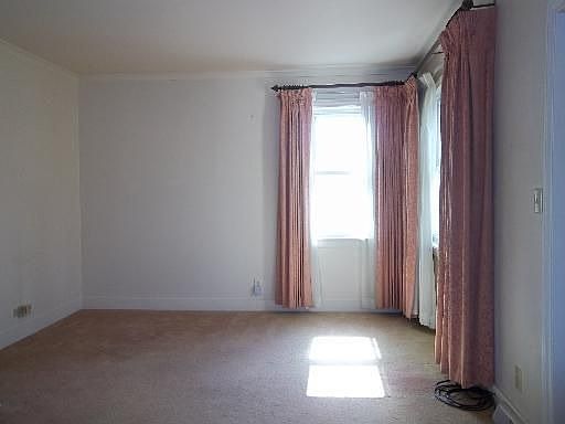 2nd image of 453 N Catalpa Ave