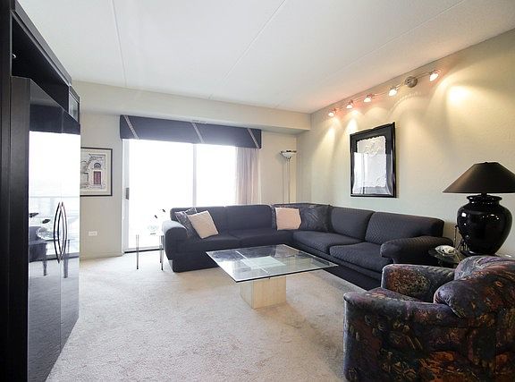 2nd image of 100 N Milwaukee Ave APT 405