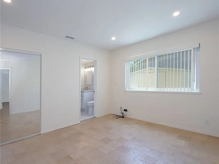 27665 Longhill Dr — Photo 9