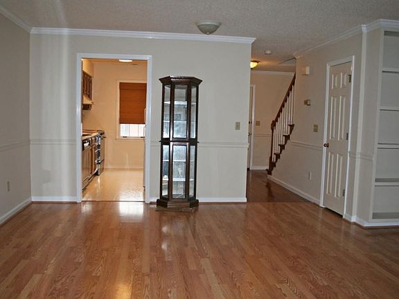 5th image of 400 Sunset Dr #P80