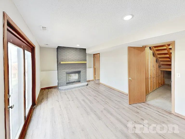 13734 Glenhurst Ln — Photo 3