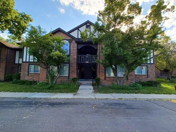 29161 Wellington Rd E APT 42, Southfield, MI 48034