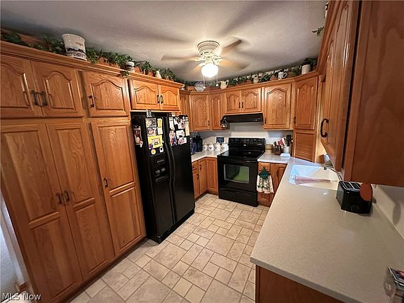 2nd image of 656 Dan St
