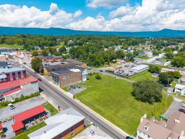 W Main St, Luray, VA 22835