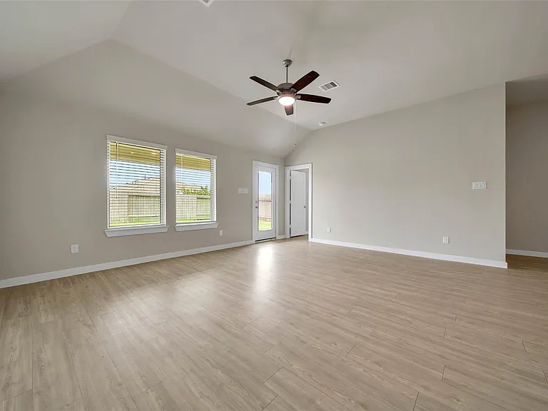 1016 Brighton Orchards Ln — Photo 14