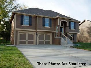 809 Stonecrest Dr, Kearney, MO 64060