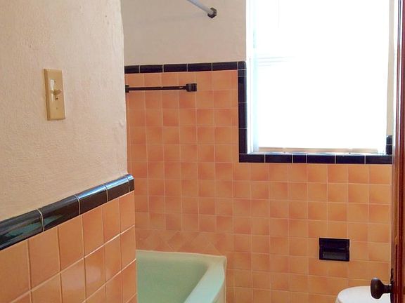 5th image of 4988 Oleatha Ave