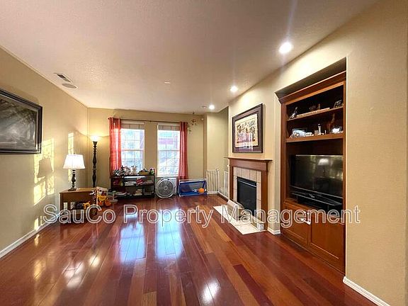 3rd image of 6007 NE Alder St #1