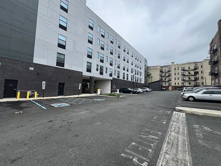 239 Freeway Dr E #5 — Photo 20