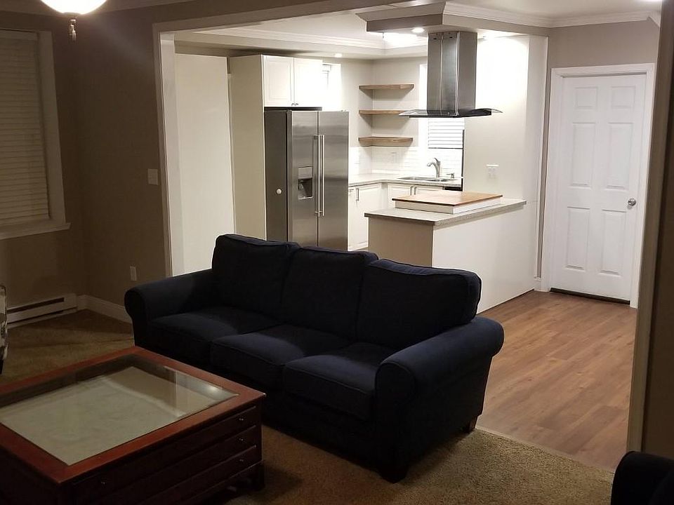 Open floor plan first floor with spacious living room.