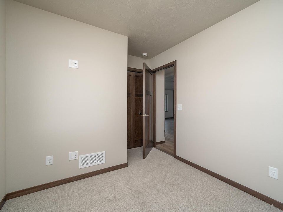1st image of 2700 E Sunburst Dr
