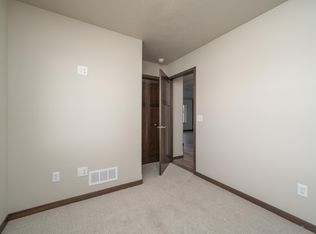 2700 E Sunburst Dr, Brandon, SD 57005
