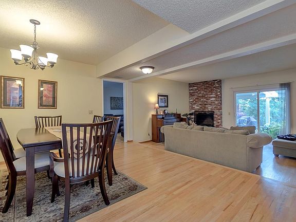 3rd image of 6434 Woodhills Way