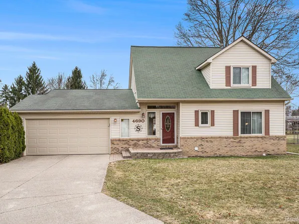 4690 Woodhull Dr, Clarkston, MI 48346