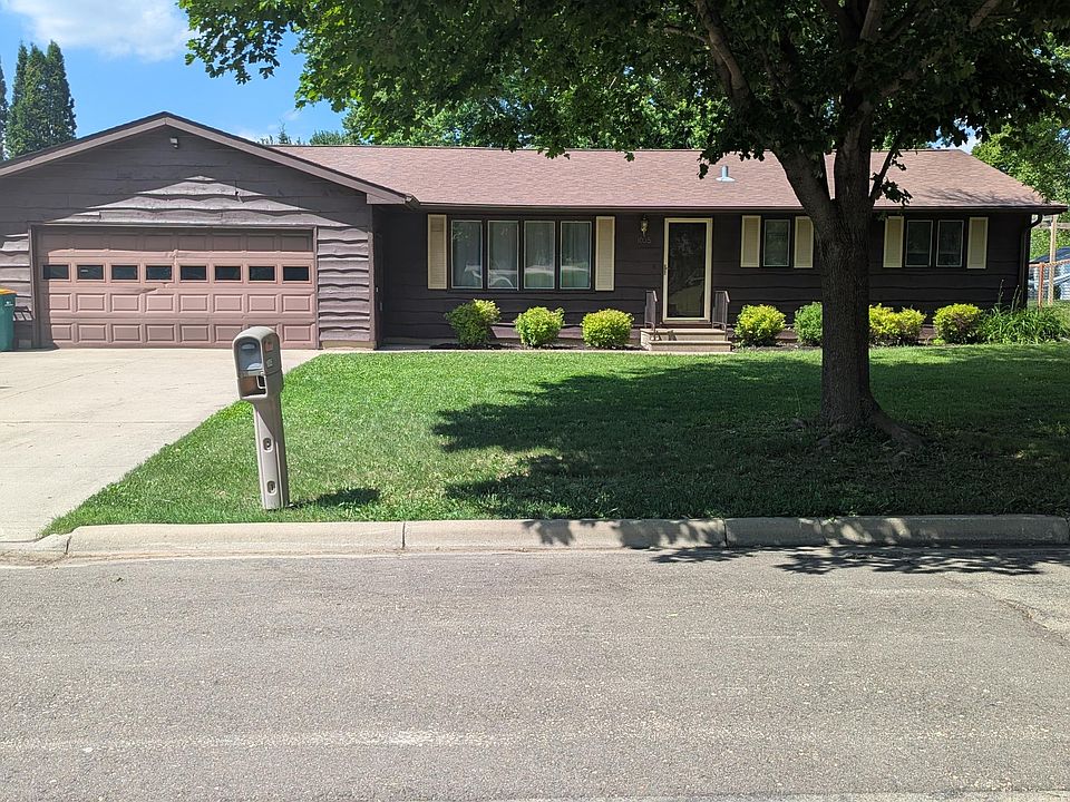 1st image of 1005 Skylark Ln