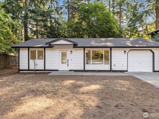 7921 Blakely Avenue, Clinton, WA 98236